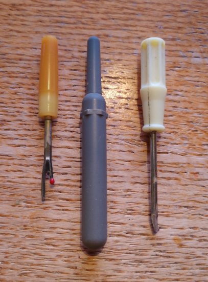 (image for) Set, 1 Screwdriver and 2 Seam Rippers, Item SSS3 - Click Image to Close