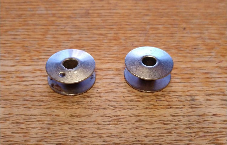(image for) Bobbins w/1 Hole on One Side, Metal, Item B91 - Click Image to Close