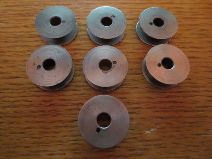(image for) Bobbins with 1 hole on each side, 5 Bobbins, Item B50 - Click Image to Close