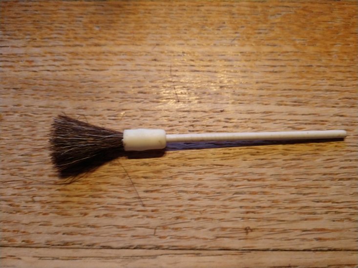 (image for) Lint Brush, Item LB16 - Click Image to Close