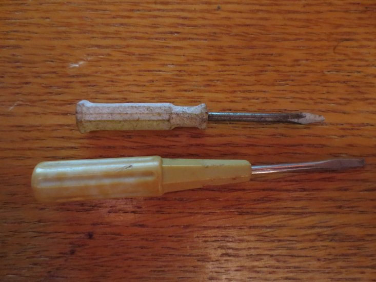 (image for) Screwdriver, Item S19, Set of 2, Flawed due to use and age - Click Image to Close