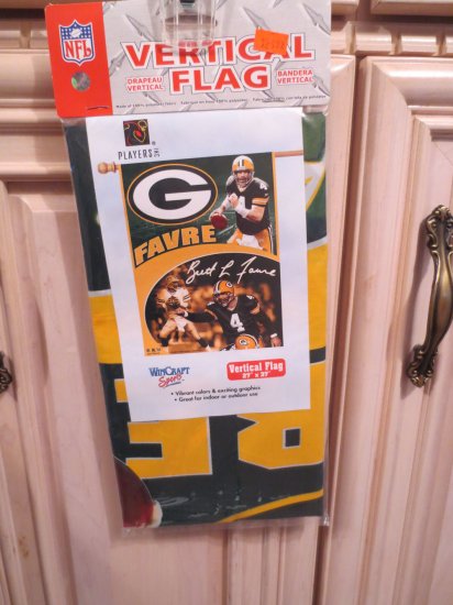 (image for) NFL Green Bay Packers Vertical Flag, Brett Favre, (78) - Click Image to Close