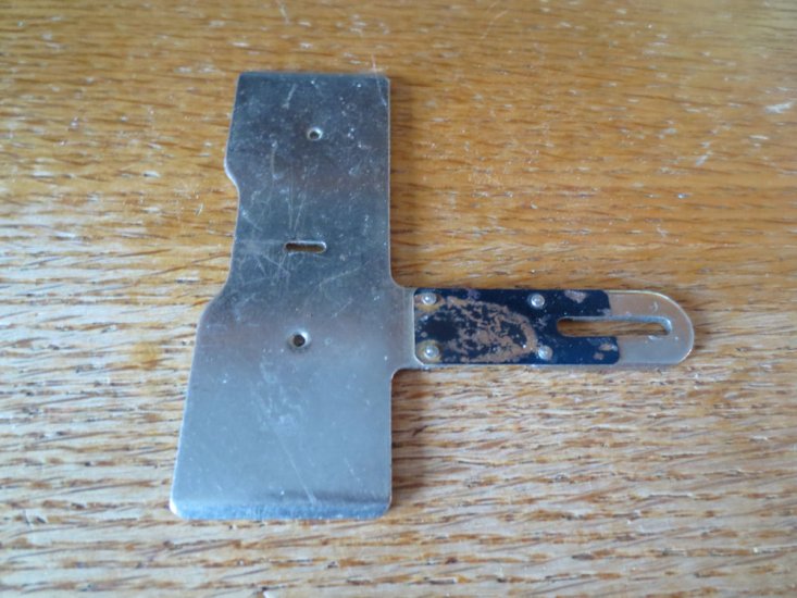 (image for) Feed Dog Cover, Buttonholes, Item UP83 - Click Image to Close