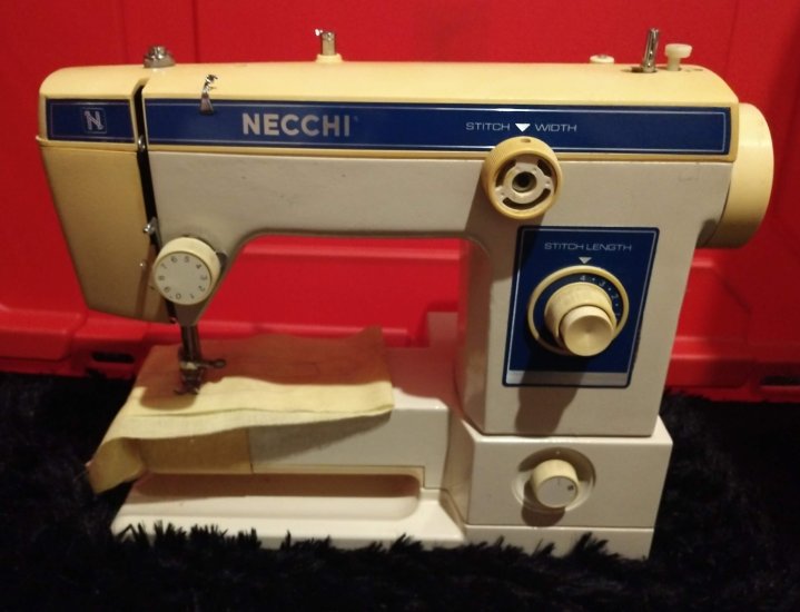 (image for) Necchi 1001FA Free Arm Sewing Machine, Parts or Repair Only - Click Image to Close