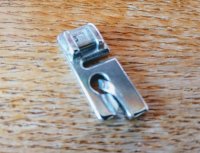 (image for) Rolled Hem Foot, Snap-on, Part 387