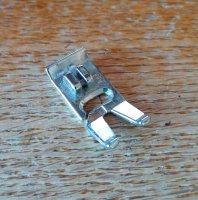 (image for) Zig-zag Foot, Snap-on, Item B